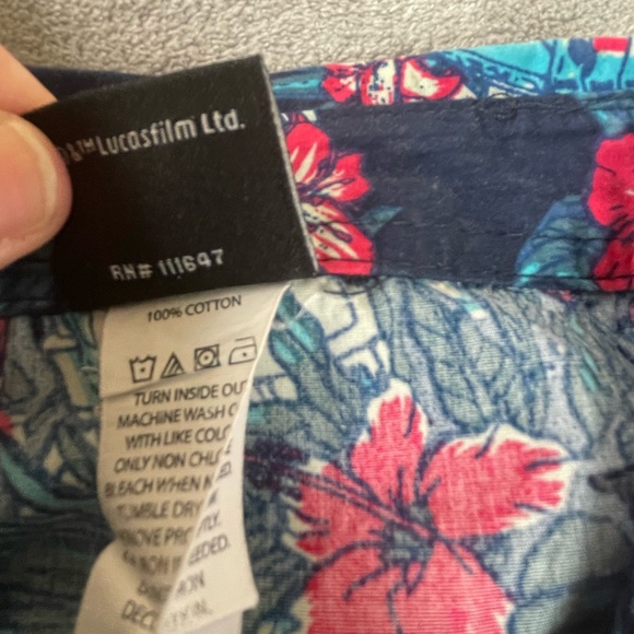 Star Wars Hawaiian Shirt Mens L Blue R2D2 Button Up Short Sleeve Hibiscus Floral - Picture 12 of 15